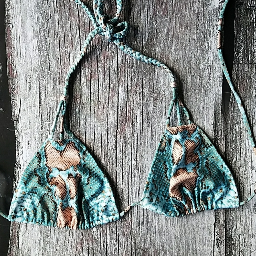 Gorgeous Snakeskin 2 piece Bikini set - Picture 5 of 8